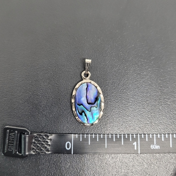 New Zealand Sea Opal pendant of Paua Shell on hammered silver backing - Picture 6 of 6
